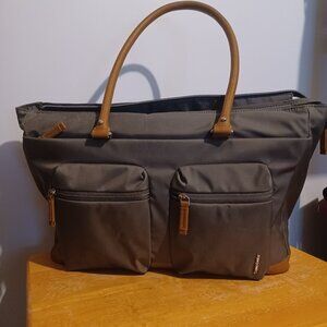 Women's hand bag - brand new - would look great on anyone - never been used.
